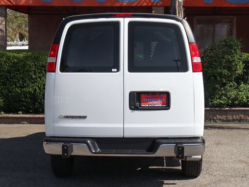 Used 2025 Chevrolet Express 2500 w/ Driver Convenience Package RWD image 7