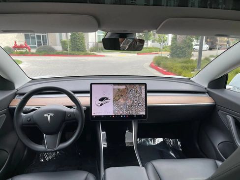 Used 2020 Tesla Model 3 Standard Range Plus RWD image 11