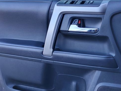 Used 2019 Toyota 4Runner SR5 Premium image 20