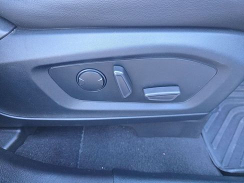 Used 2020 Ford Explorer XLT w/ Equipment Group 202A image 37