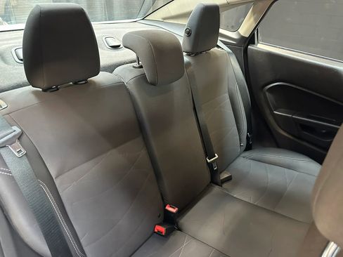 Used 2017 Ford Fiesta SE image 27