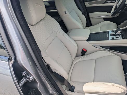 New 2026 Jaguar F-PACE R-Dynamic S image 31