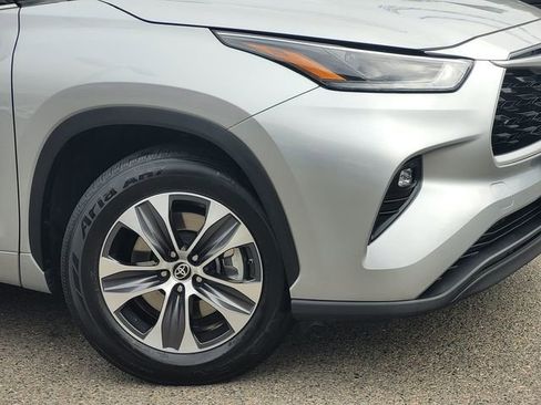 Used 2021 Toyota Highlander XLE image 6