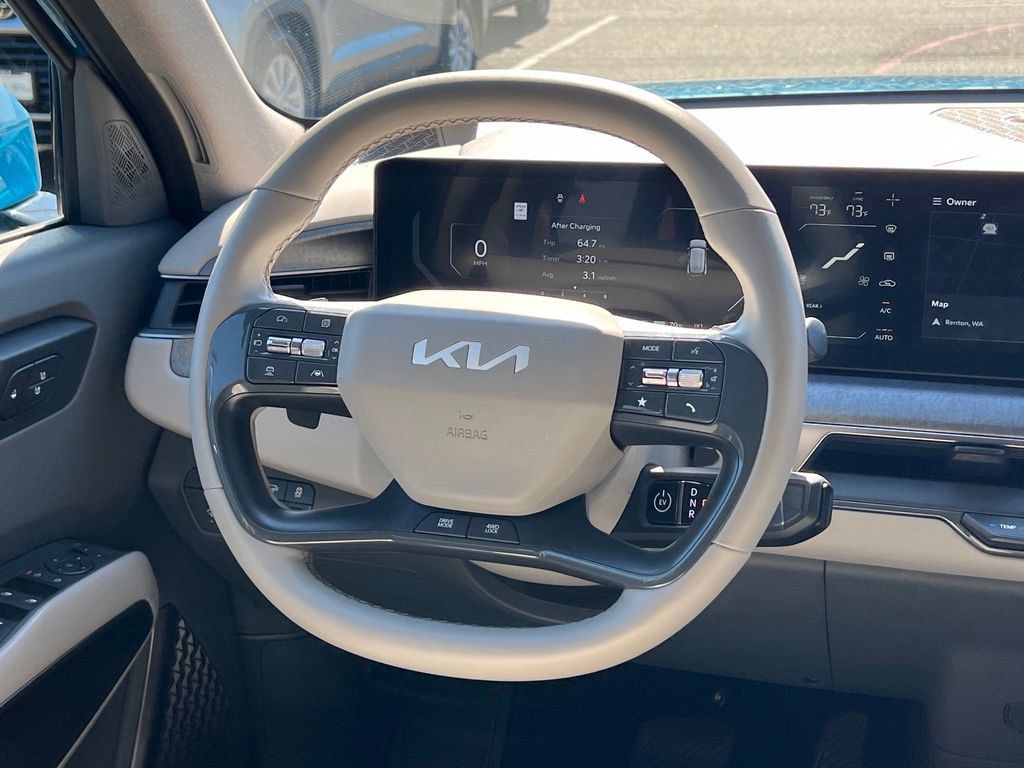 Certified 2024 Kia EV9 Wind AWD/4WD image 14