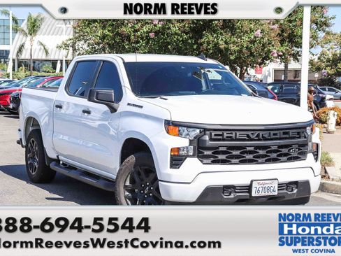 Used 2025 Chevrolet Silverado 1500 Custom w/ Turbomax Blackout Package RWD image 1