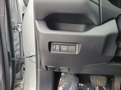 Used 2025 Toyota RAV4 XLE AWD/4WD image 20