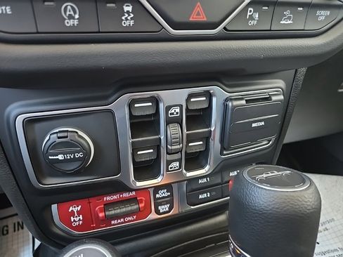 New 2025 Jeep Gladiator Rubicon w/ Safety Group image 66