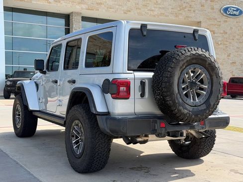 Used 2024 Jeep Wrangler Unlimited Rubicon 392 AWD/4WD image 10