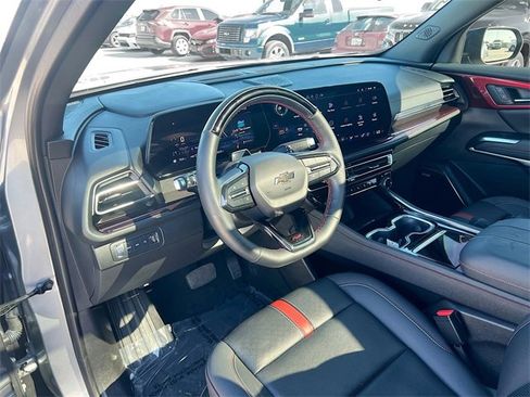 Used 2024 Chevrolet Traverse RS image 10