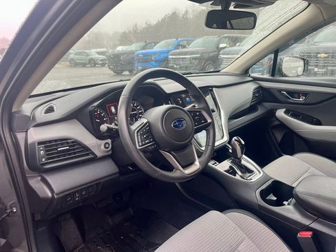 Used 2025 Subaru Outback Premium AWD/4WD image 12