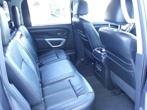Used 2016 Nissan Titan SL image 22