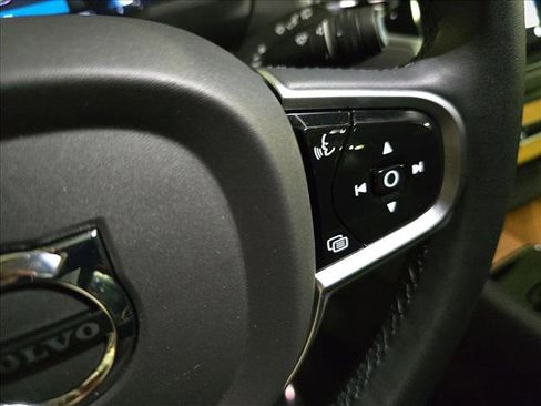 Used 2024 Volvo XC90 B6 Plus w/ Protection Package Premier image 22