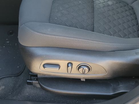 Used 2022 Chevrolet Blazer LT FWD image 12