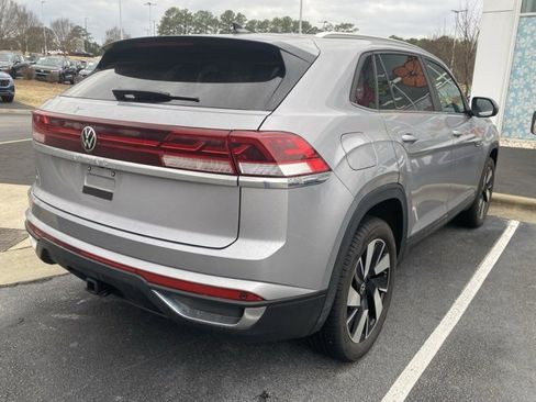 Used 2025 Volkswagen Atlas Cross Sport SE image 4