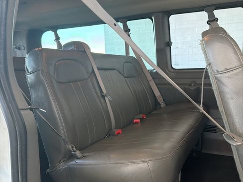 Used 2017 Chevrolet Express 3500 LS image 37