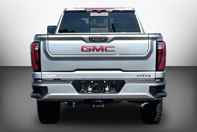 Used 2024 GMC Sierra 2500 AT4 w/ AT4 Premium Plus Package AWD/4WD image 4