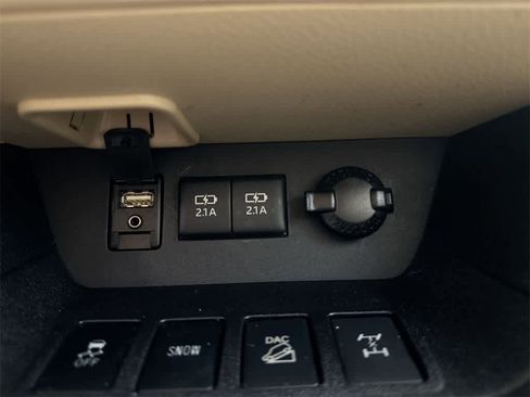 Used 2018 Toyota Highlander Limited image 34