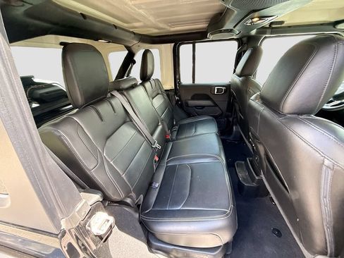 Used 2023 Jeep Wrangler Unlimited Sahara AWD/4WD image 31