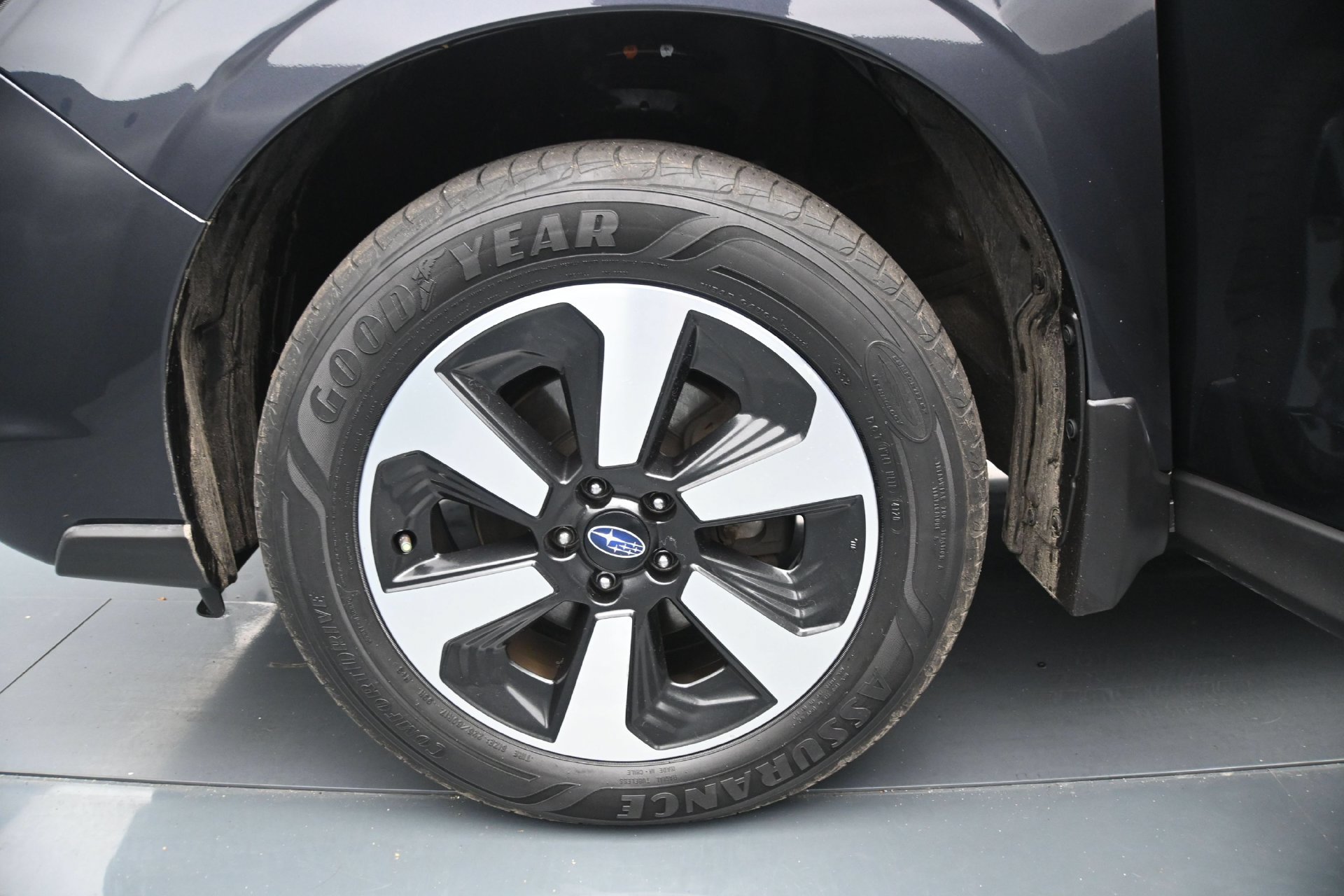 Used 2018 Subaru Forester 2.5i Premium w/ All-Weather Package AWD/4WD image 26