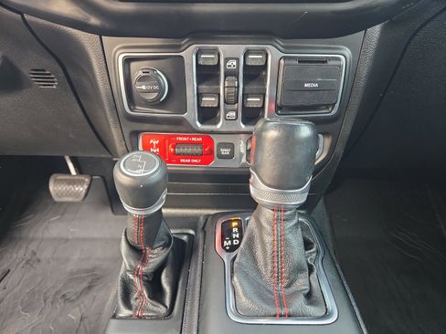 Used 2020 Jeep Wrangler Unlimited Rubicon image 16