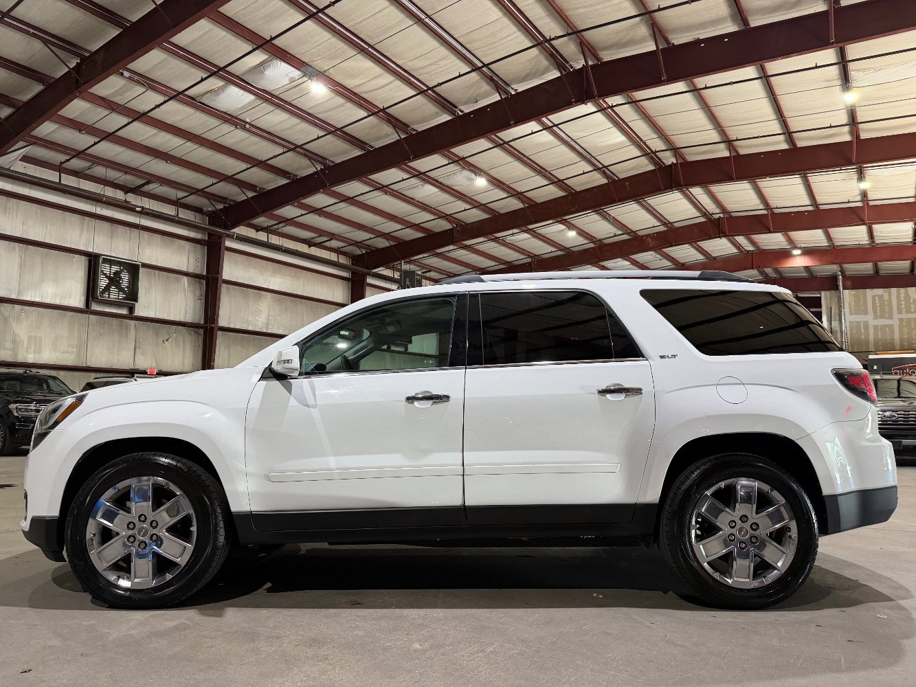 Used 2017 GMC Acadia Limited SLT FWD image 8