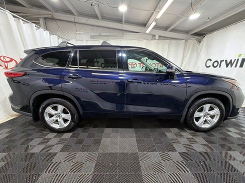Used 2020 Toyota Highlander LE AWD/4WD image 8