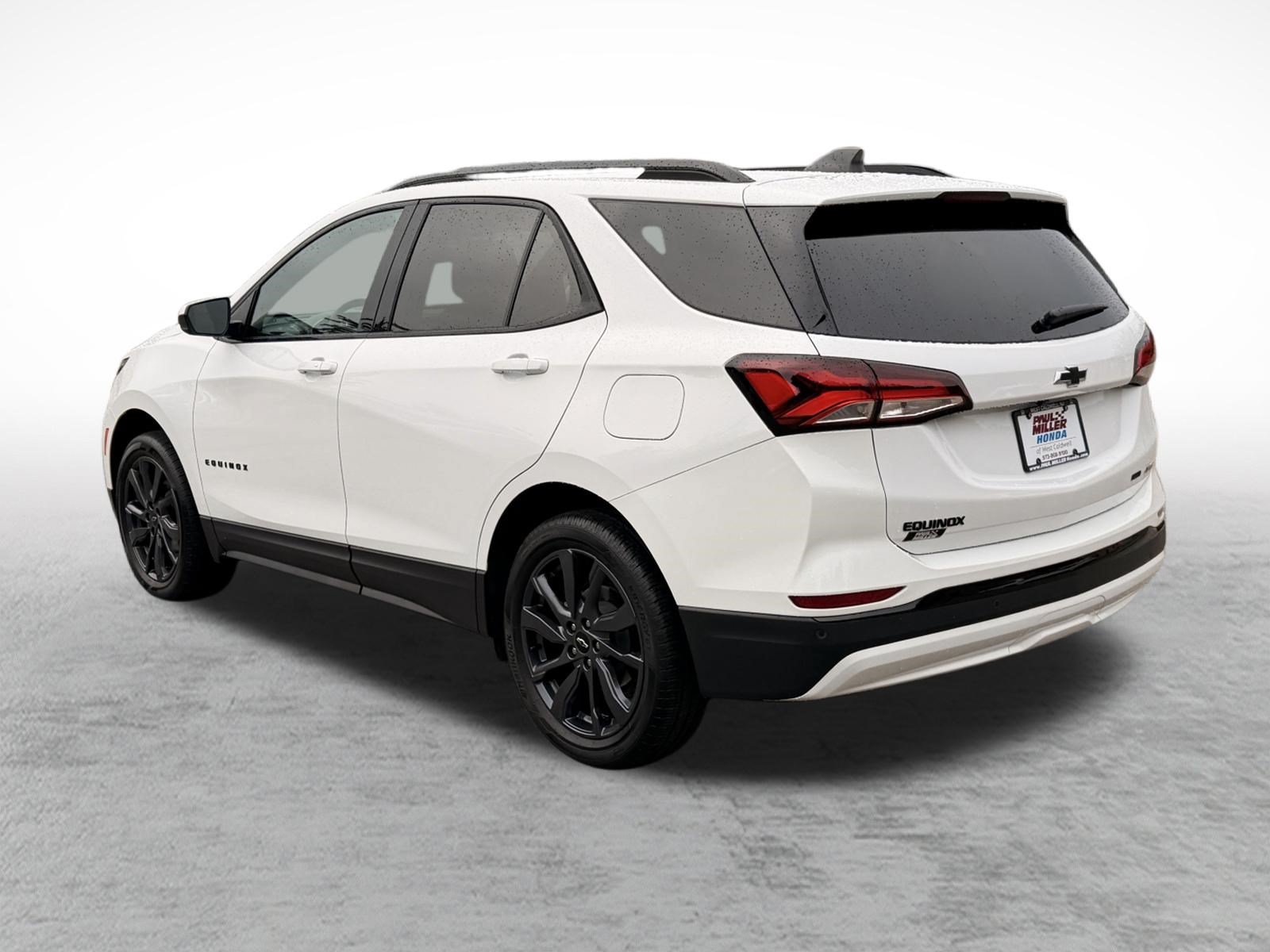 Used 2024 Chevrolet Equinox RS w/ LPO, Floor Liner Package AWD/4WD image 5