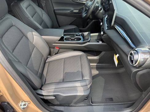 New 2027 Chevrolet Equinox LT w/ Convenience Package II FWD image 12