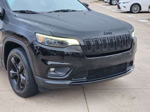 Used 2019 Jeep Cherokee Latitude Plus image 7