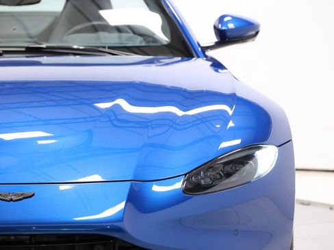 Used 2023 Aston Martin V8 Vantage Roadster RWD image 82