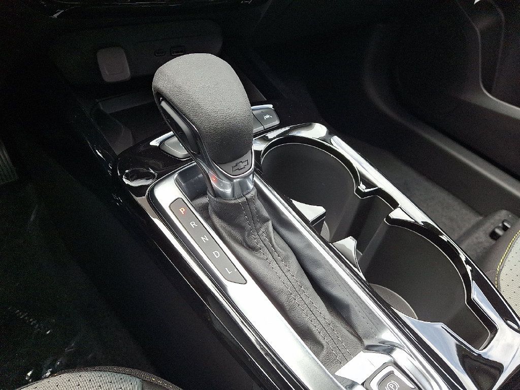 New 2026 Chevrolet Trax LT w/ Sunroof Package FWD image 7