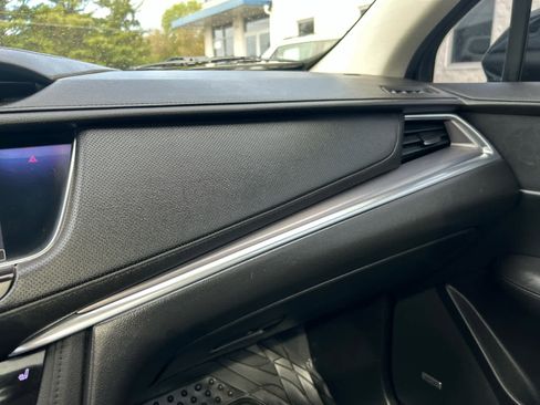 Used 2018 Cadillac XT5 Luxury w/ Driver Awareness Package FWD image 23
