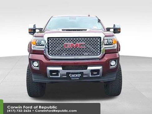 Used 2017 GMC Sierra 2500 Denali w/ Duramax Plus Package image 2