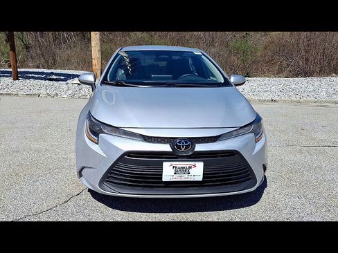 Used 2024 Toyota Corolla LE FWD image 3