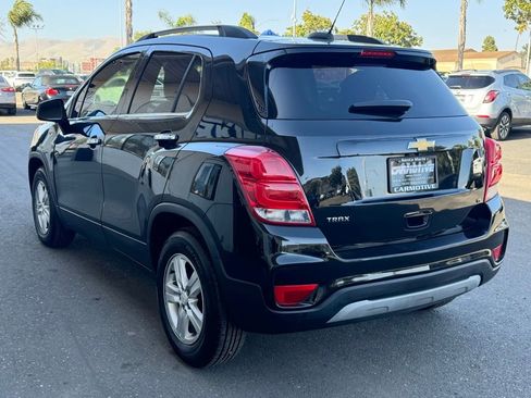 Used 2020 Chevrolet Trax LT w/ LT Convenience Package FWD image 7
