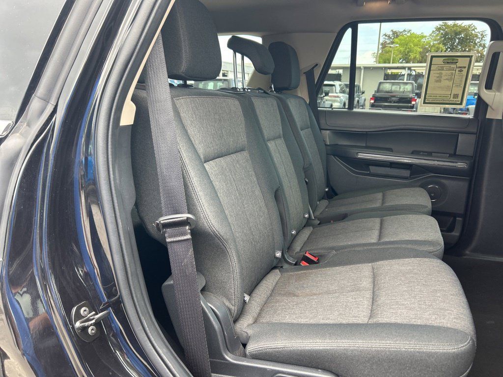 Used 2024 Ford Expedition XLT AWD/4WD image 26