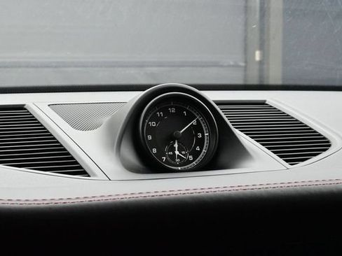 Certified 2023 Porsche Macan S AWD/4WD image 13