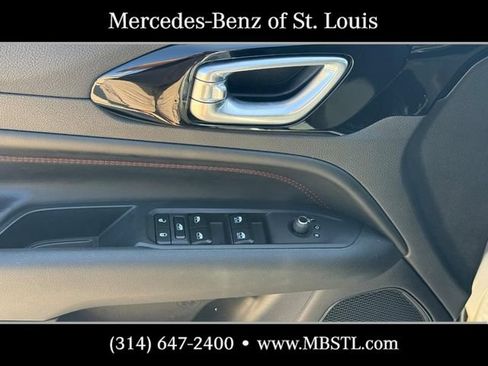 Used 2024 Jeep Compass Trailhawk AWD/4WD image 17