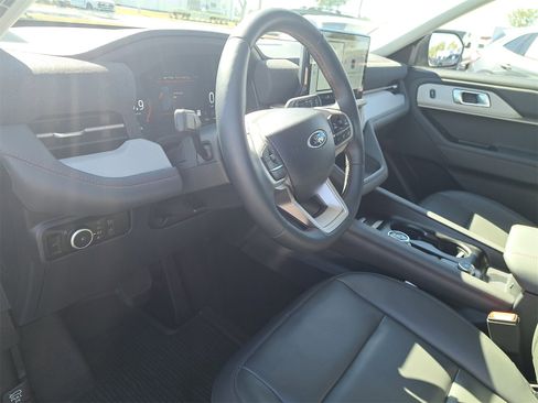Certified 2025 Ford Explorer Active w/ Active Comfort Package image 16