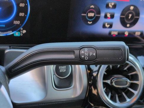 Used 2024 Mercedes-Benz EQB 250+ image 12