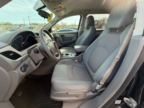 Used 2017 Chevrolet Traverse LS FWD image 22