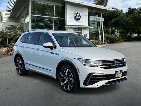 Used 2024 Volkswagen Tiguan SEL R-Line AWD/4WD image 3