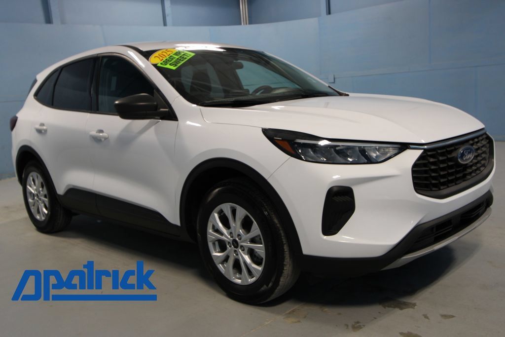 Used 2025 Ford Escape Active FWD image 1