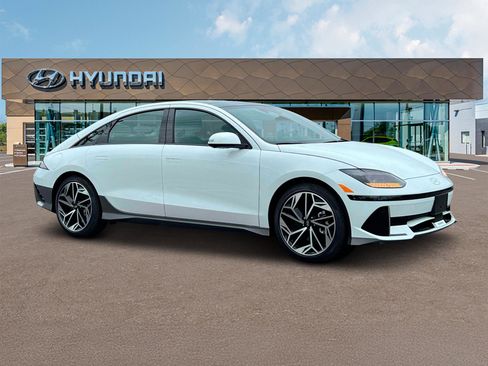 New 2025 Hyundai Ioniq 6 Limited image 10