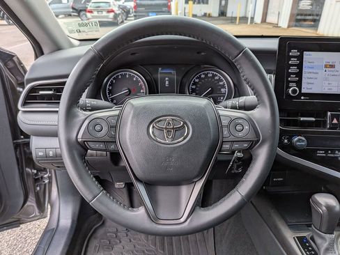 Used 2024 Toyota Camry SE image 18