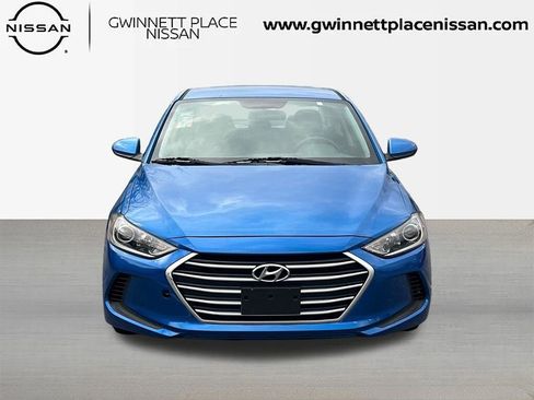 Used 2017 Hyundai Elantra SE image 2