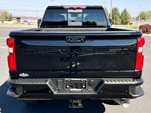 Used 2023 Chevrolet Silverado 2500 High Country image 10