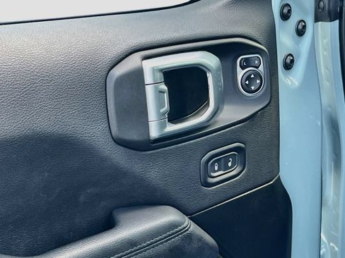 Used 2023 Jeep Wrangler Unlimited Sahara AWD/4WD image 18