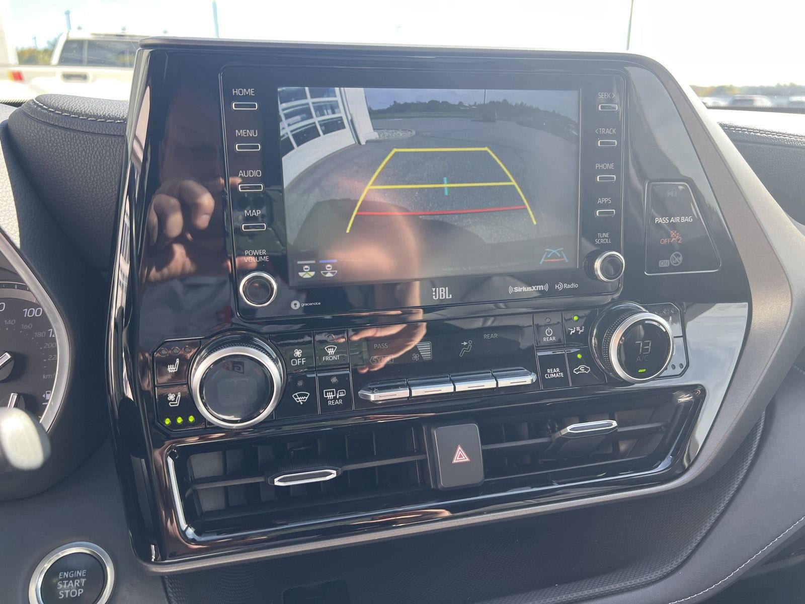 Used 2020 Toyota Highlander Limited AWD/4WD image 18