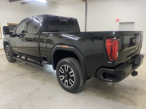 Used 2022 GMC Sierra 2500 AT4 w/ AT4 Preferred Package AWD/4WD image 4